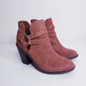 💥SALE💥Rampage  Ankle Bootie Vineyard rust faux suede